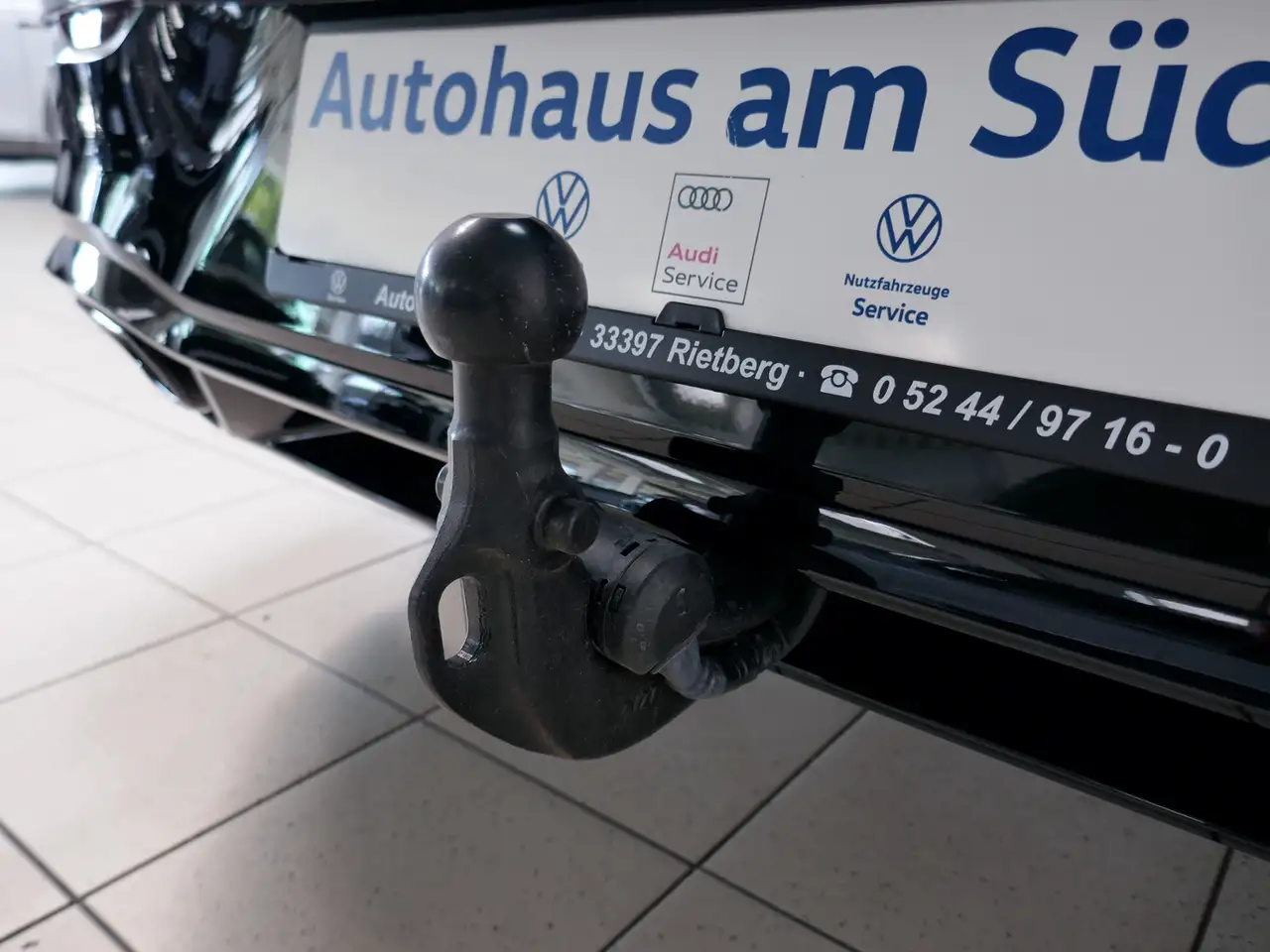 Volkswagen Golf VIII R-Line 1.5 eTSI DSG | LED AHK RFK ACC — معرض صور السيارة 25
