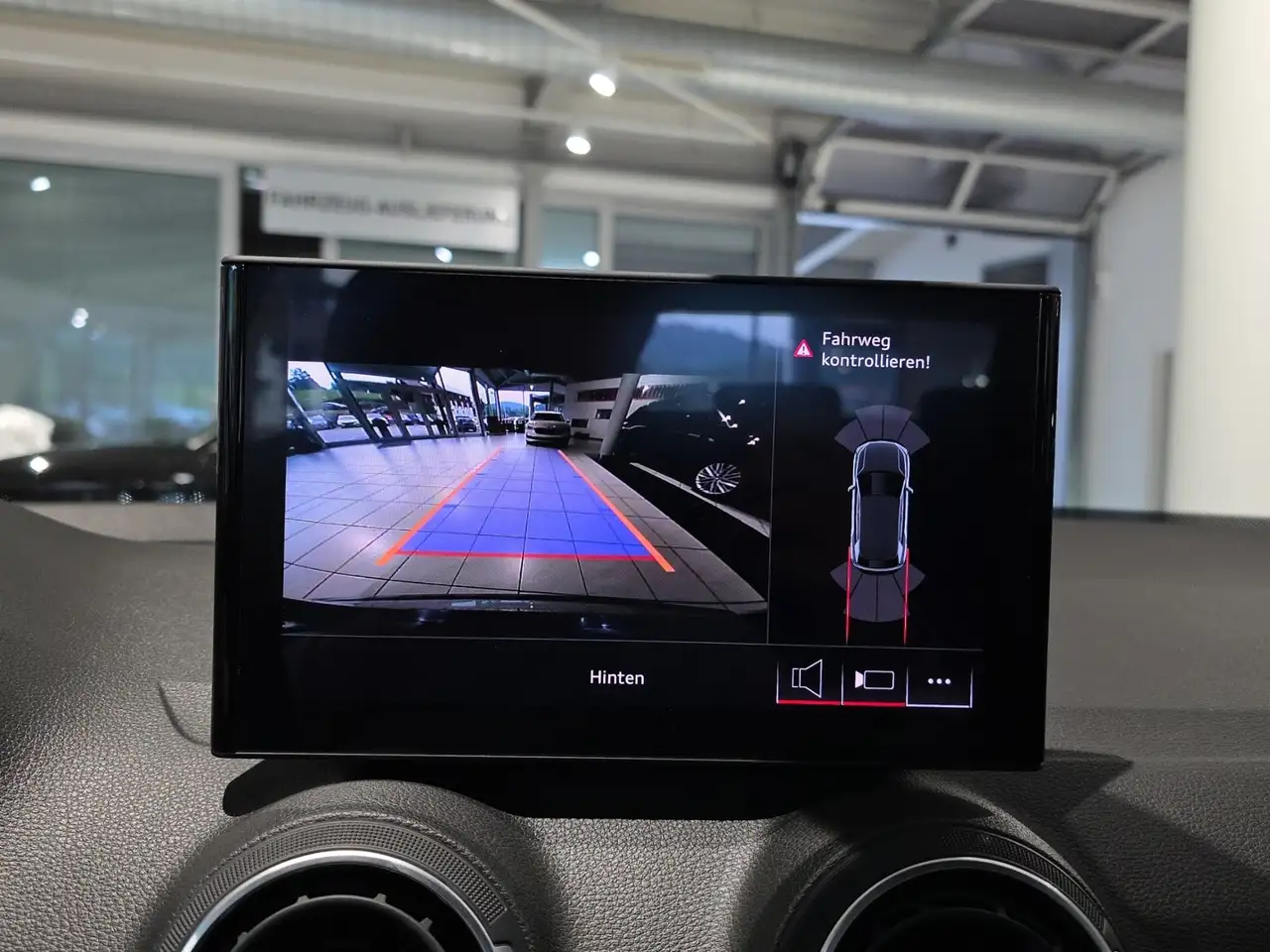 Audi Q2 advanced 35 1.5 TFSI S tronic*KAMERA* — Galerie du véhicule 12