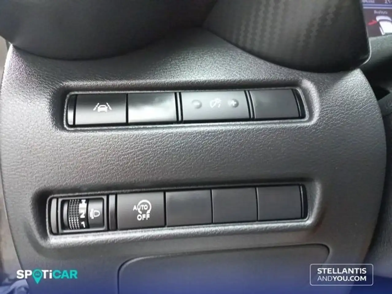 Nissan Juke 1.0 DIG-T N-Connecta 4x2 DCT 7 84kW — Vehicle gallery 17