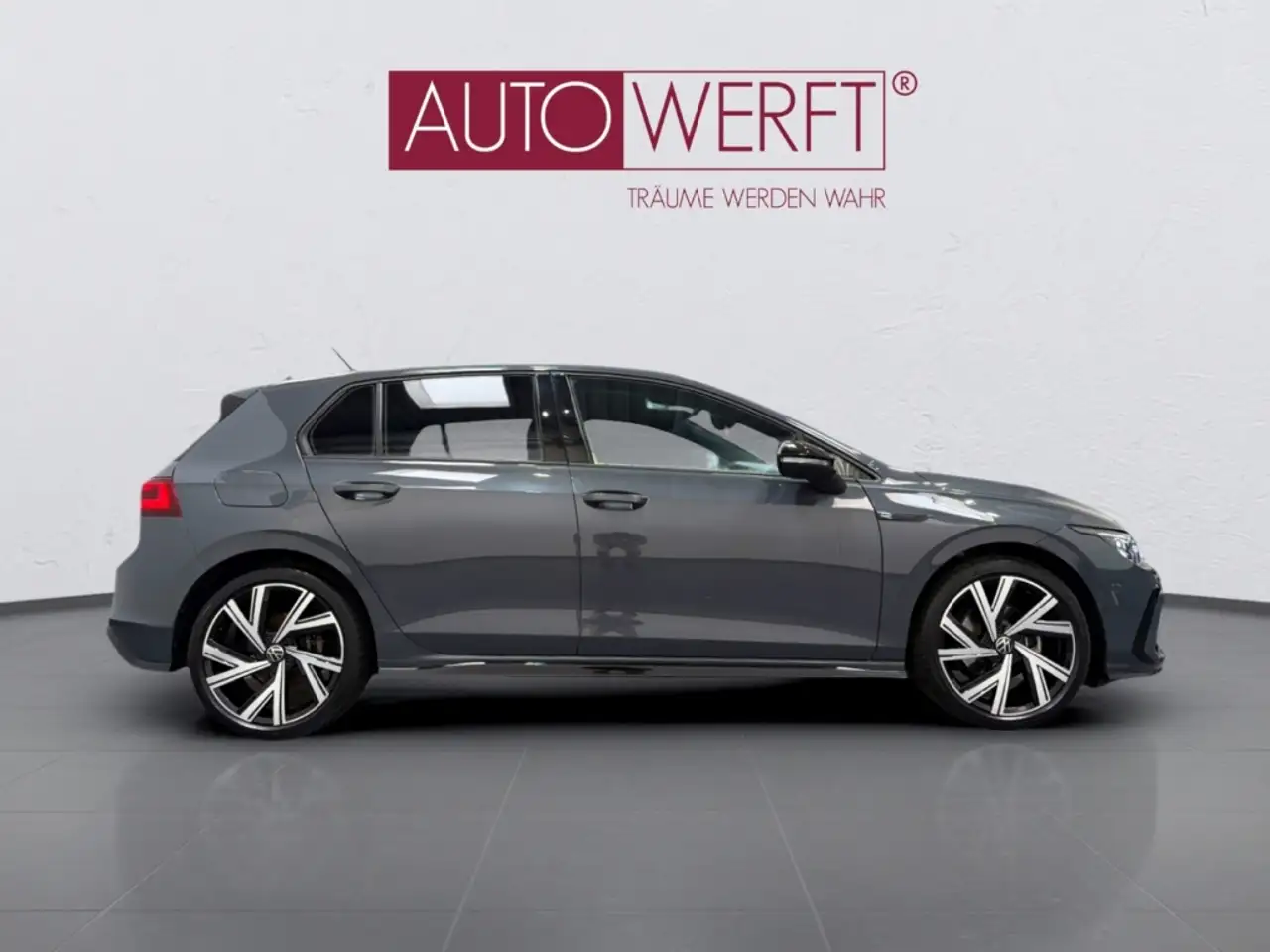 Volkswagen Golf 8 1.5 eTSI DSG R LINE BLACK MATRIX IQ 18Z KAM ACC — معرض صور السيارة 6