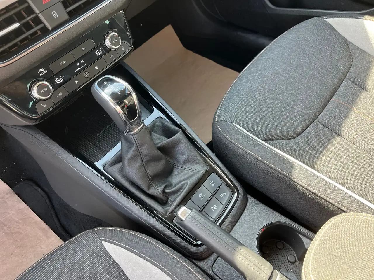 Skoda Scala 1,0 TSI DSG*First Edition*Navi-Li/LED/1.Hd — Vehicle gallery 6