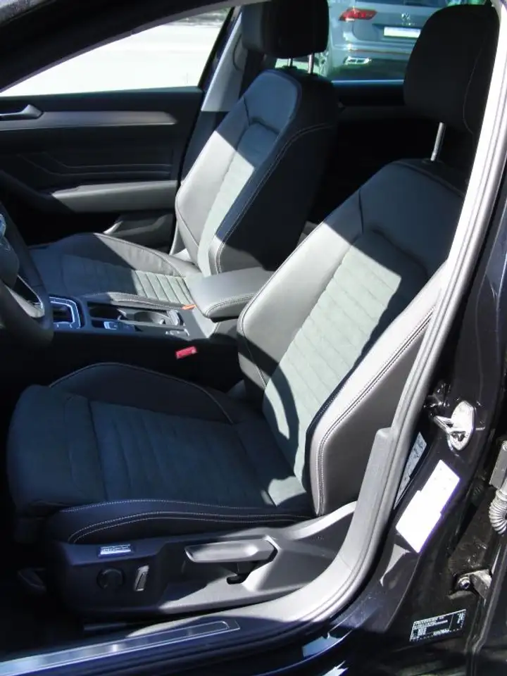 Volkswagen Passat Variant 1.5 TSI OPF DSG Elegance — معرض صور السيارة 5