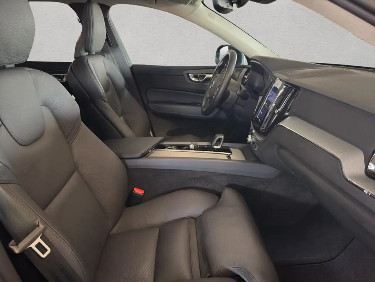 Volvo XC60 XC60 B5 B AWD Core — Vehicle gallery 12