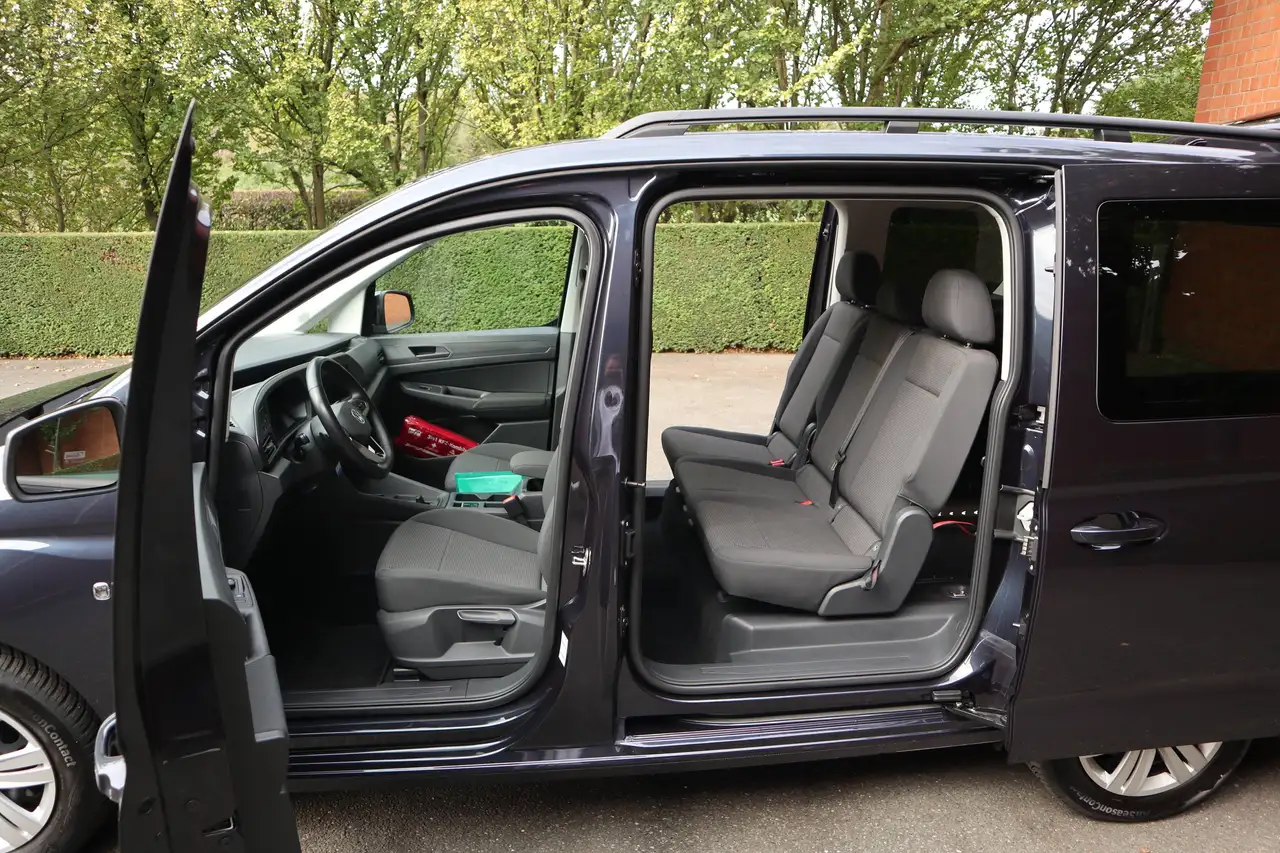 Volkswagen Caddy Maxi 1,5 TSI DSG*rollstuhlgerecht*Wenderampe*Garantie* — معرض صور السيارة 15
