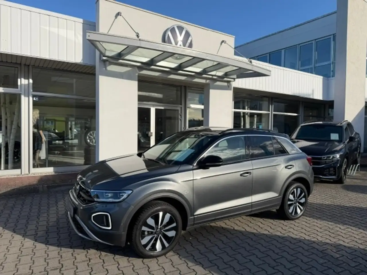 Volkswagen T-Roc D11 1.5 TSI DSG GOAL — معرض صور السيارة 2