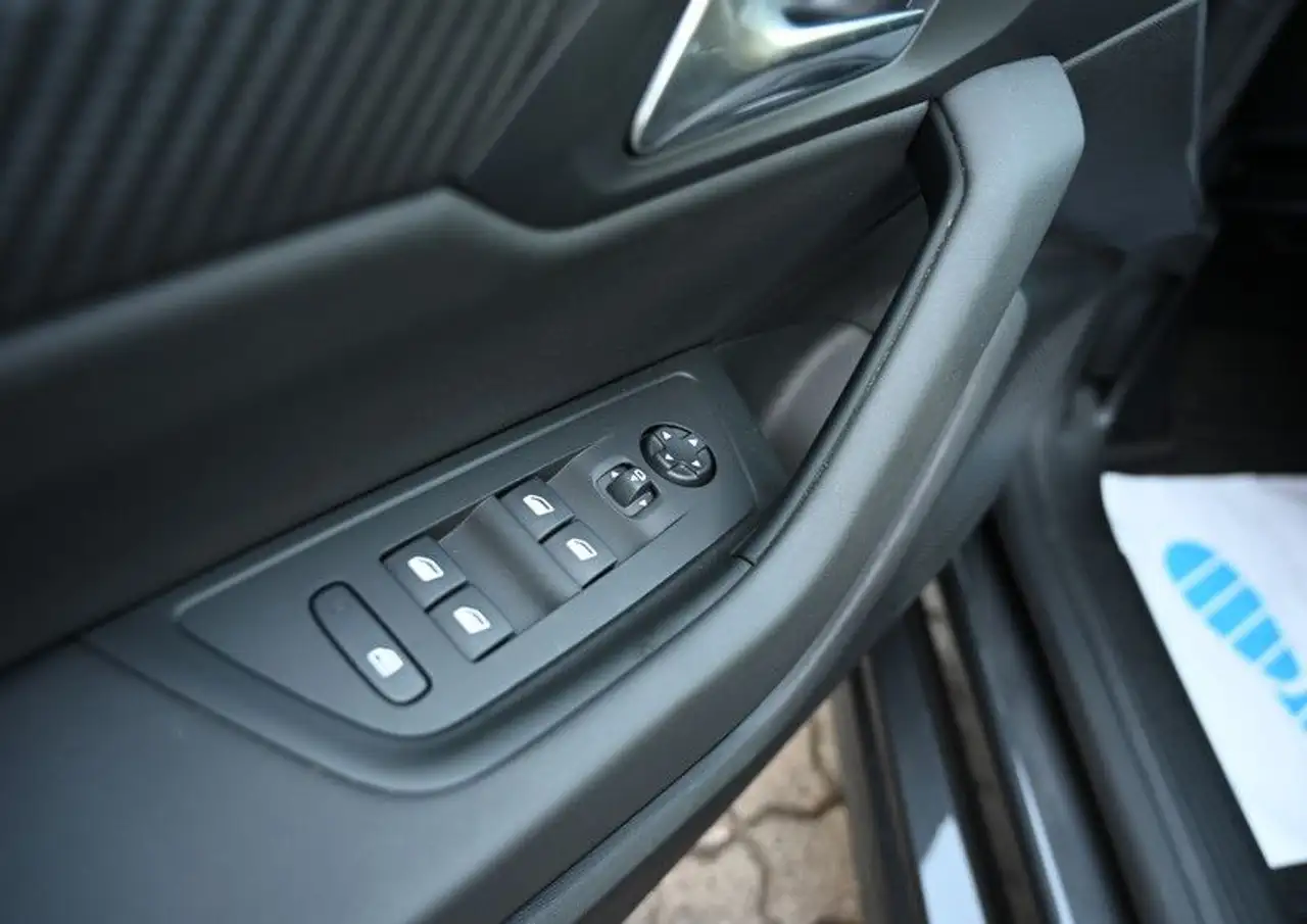 Peugeot 508 SW Hybrid 225 Allure LED KAMERA 1.Hd Navi — Vehicle gallery 15
