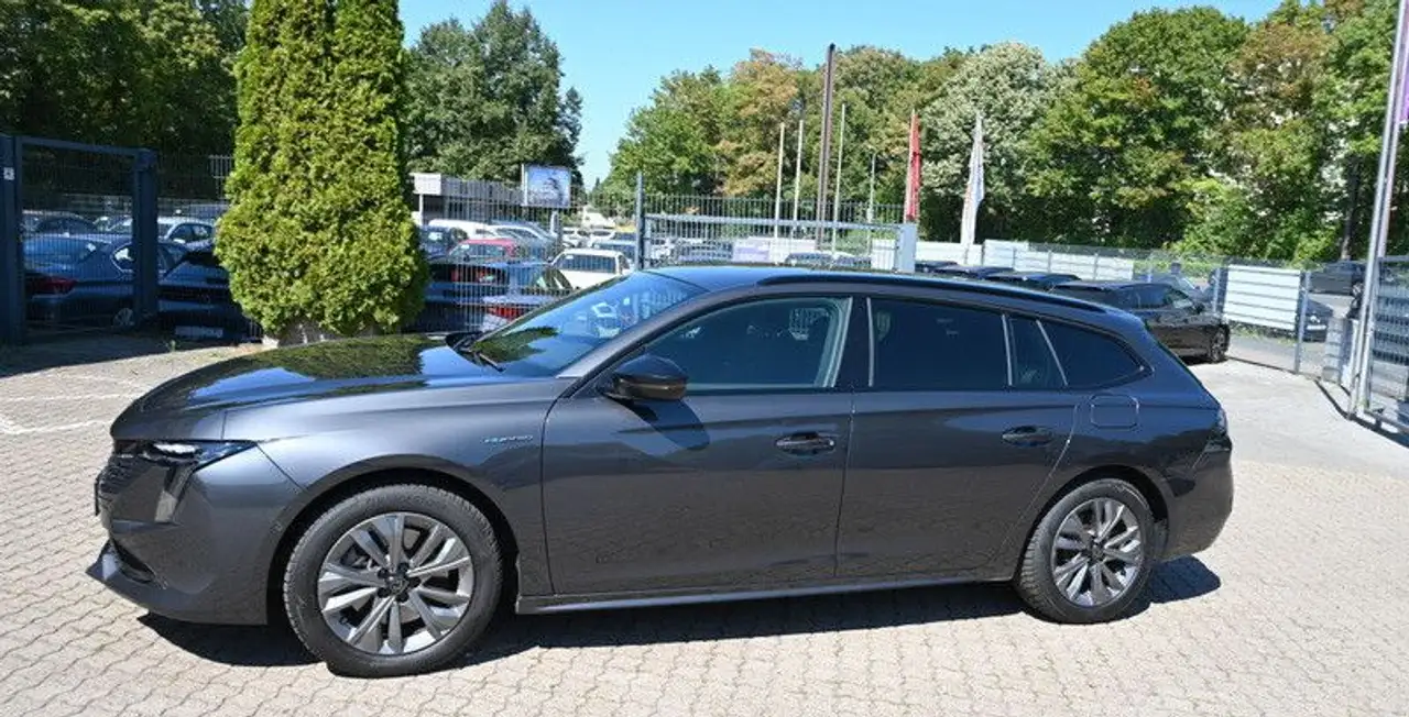 Peugeot 508 SW Hybrid 225 Allure LED KAMERA 1.Hd Navi — Vehicle gallery 4
