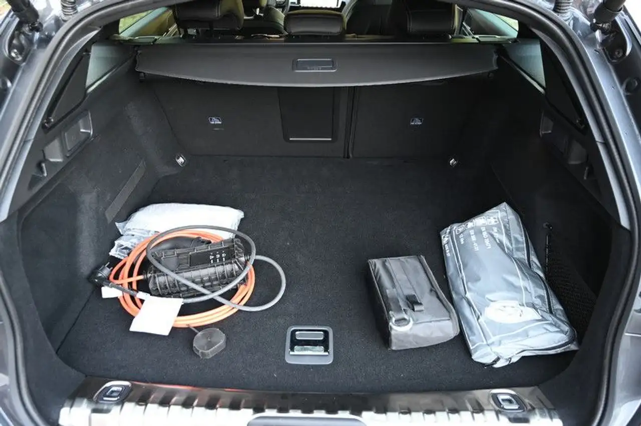 Peugeot 508 SW Hybrid 225 Allure LED KAMERA 1.Hd Navi — Vehicle gallery 19