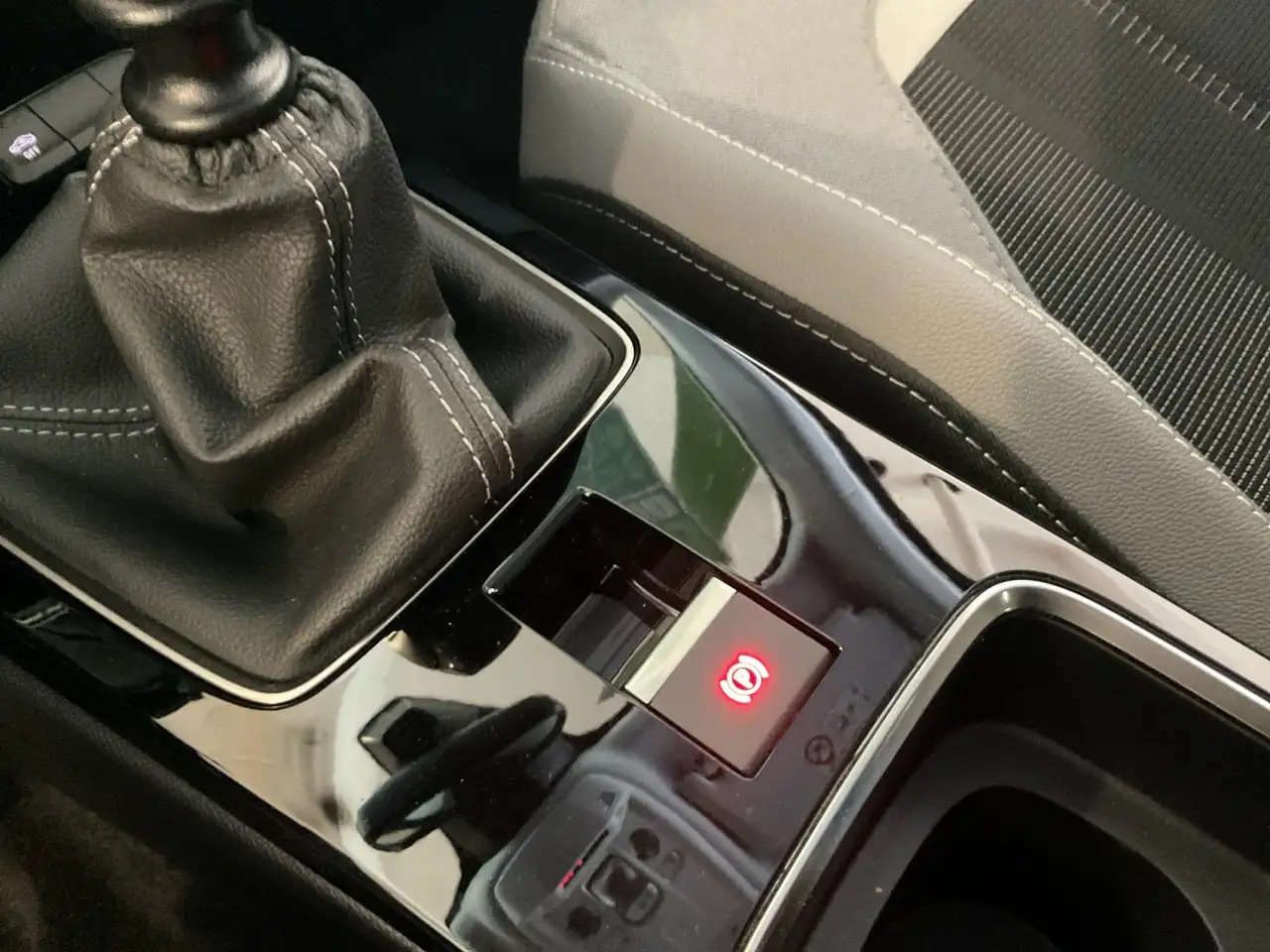 Opel Mokka Elegance Kamera Winterpaket, PDC, DAB+,... — Galerie du véhicule 18