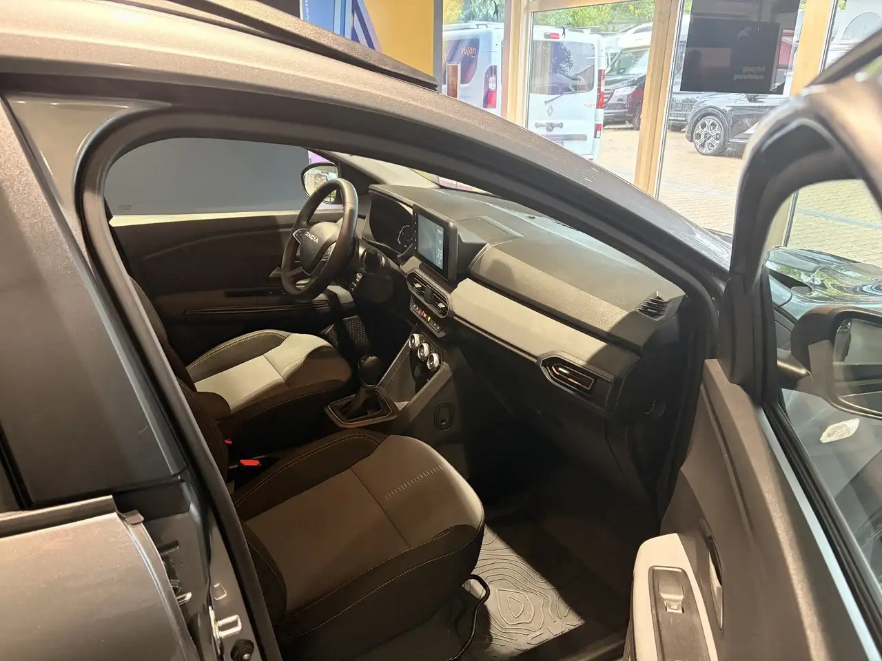 Dacia Jogger Extreme HYBRID 140 PS — معرض صور السيارة 5