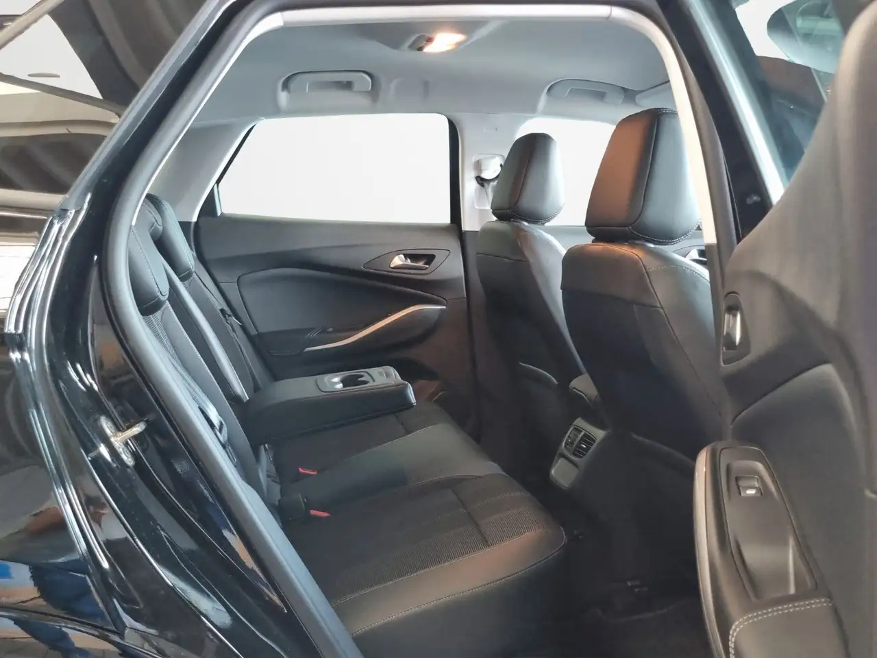 Opel Grandland X *LED*ALU*PDC*SHZ*LEDER*TEMPOMAT*MFL — معرض صور السيارة 23