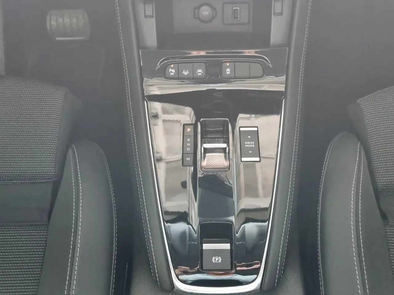 Opel Grandland X *LED*ALU*PDC*SHZ*LEDER*TEMPOMAT*MFL — معرض صور السيارة 19