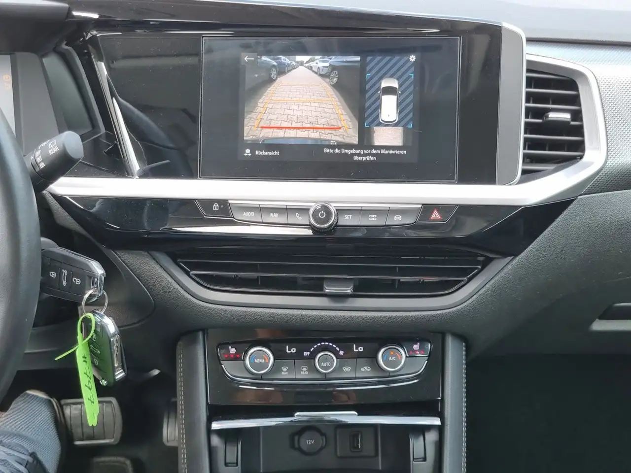 Opel Grandland X *LED*ALU*PDC*SHZ*LEDER*TEMPOMAT*MFL — معرض صور السيارة 20