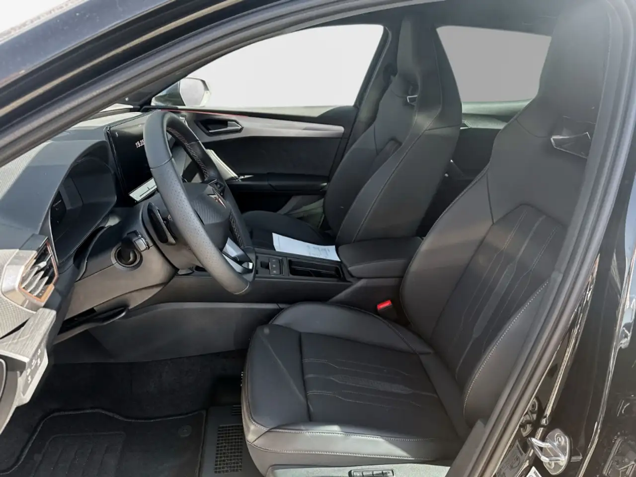CUPRA Leon e-HYBRID el. Sitz MatrixLED FullLink Cam BLIS — Vehicle gallery 3
