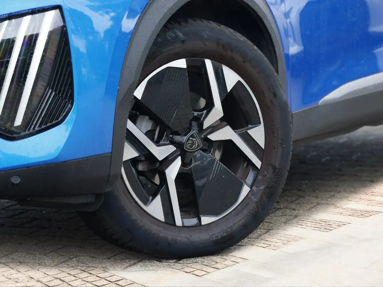 Peugeot 2008 Allure PT 130 — معرض صور السيارة 5