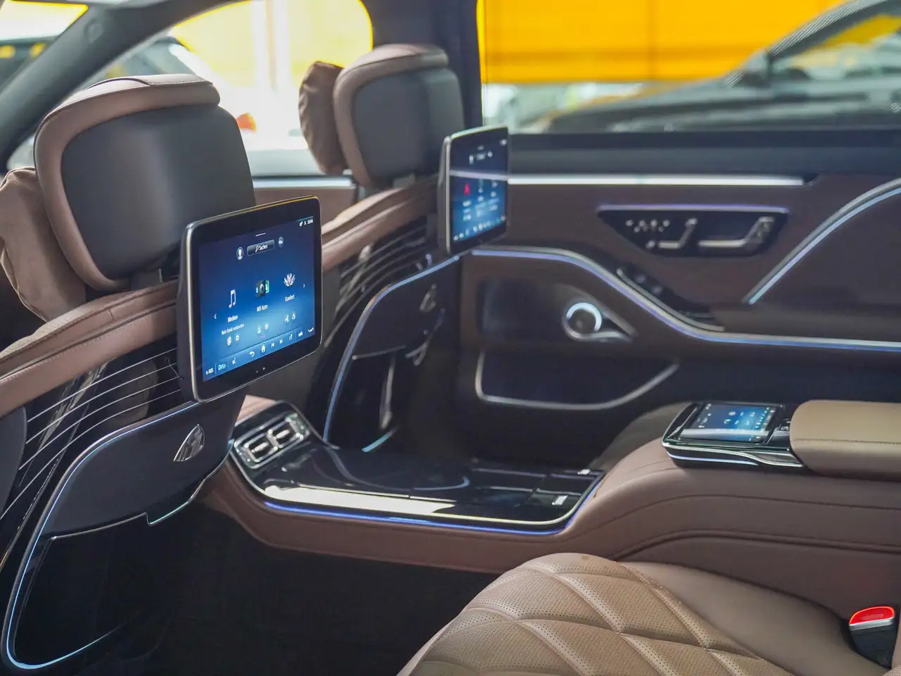 Mercedes-Benz S 680 S 680 MAYBACH Zweifarbenlackierung High-End Inte — معرض صور السيارة 23