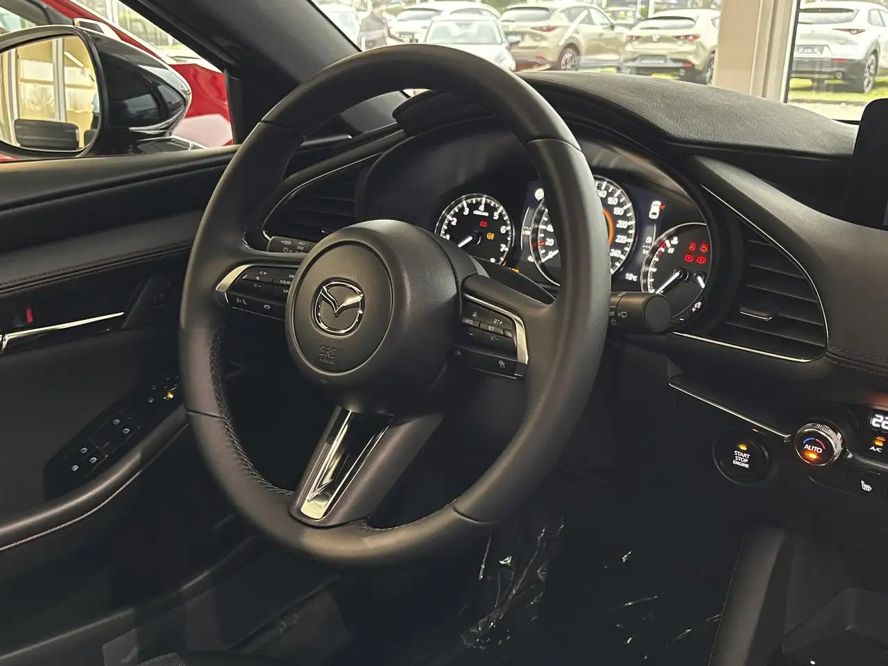 Mazda 3 2.0L e-SKYACTIV G 122PS HOMURA TAGESZUL. — معرض صور السيارة 5