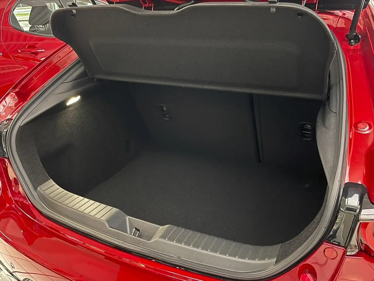 Mazda 3 2.0L e-SKYACTIV G 122PS HOMURA TAGESZUL. — معرض صور السيارة 11