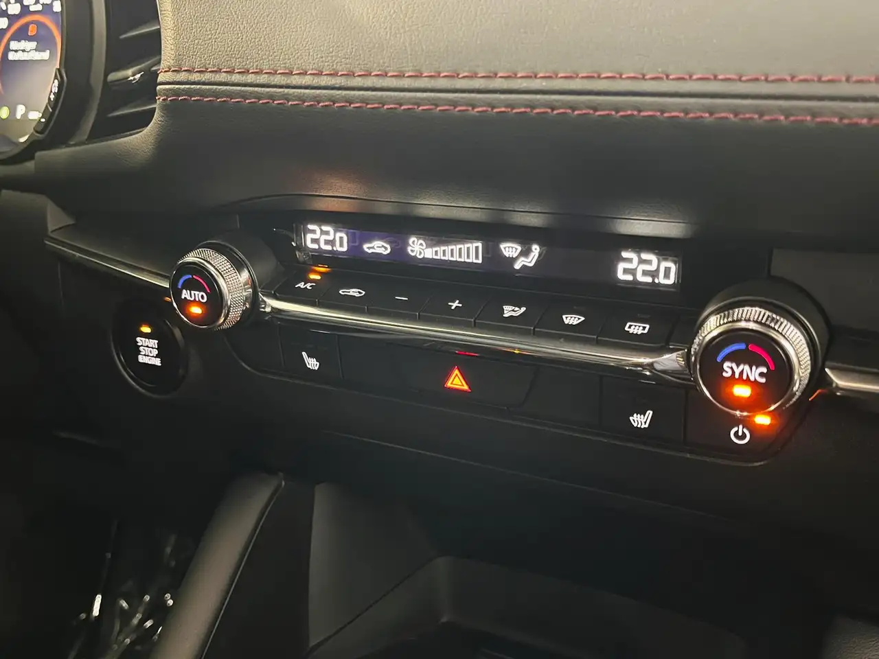Mazda 3 2.0L e-SKYACTIV G 122PS HOMURA TAGESZUL. — معرض صور السيارة 4