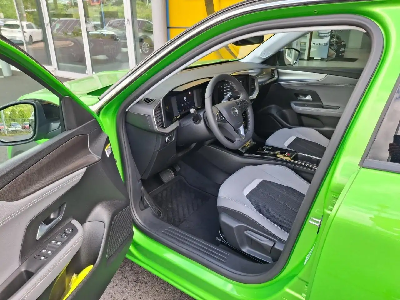 Opel Mokka EleganceStyle AT8 AHK ACC Si+LeHz LED PP Kamera — Galería del vehículo 8