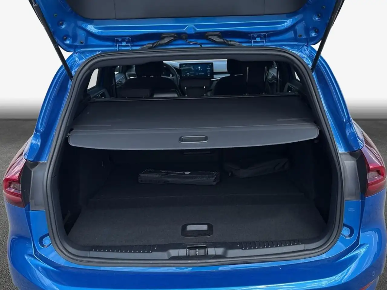 Ford Focus Turnier 1.0 EcoBoost Hybrid Aut. ST-LINE X — معرض صور السيارة 8