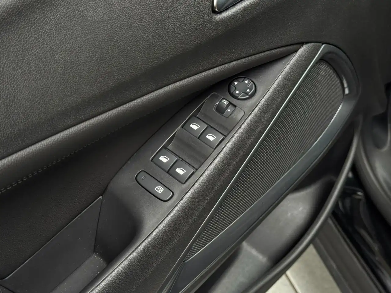 Opel Crossland 1.2 Turbo Enjoy LED+Navi+SHZ+2xKlima — Galería del vehículo 12