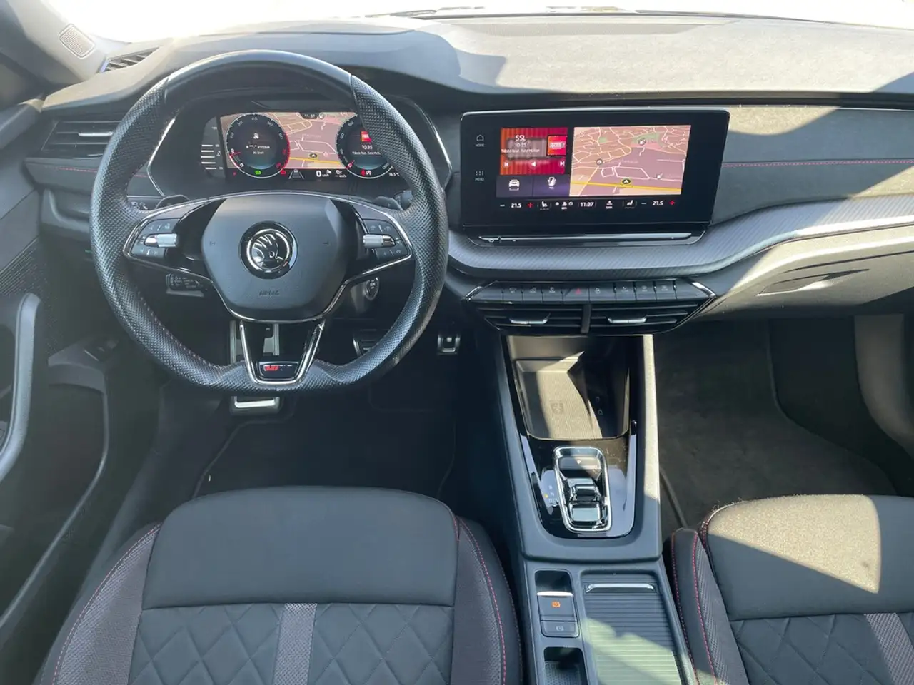 Skoda Octavia Combi 2.0 TSI DSG RS HEADUP*MATRIX*NAV*SHZ*ACC*... — Galerie du véhicule 13