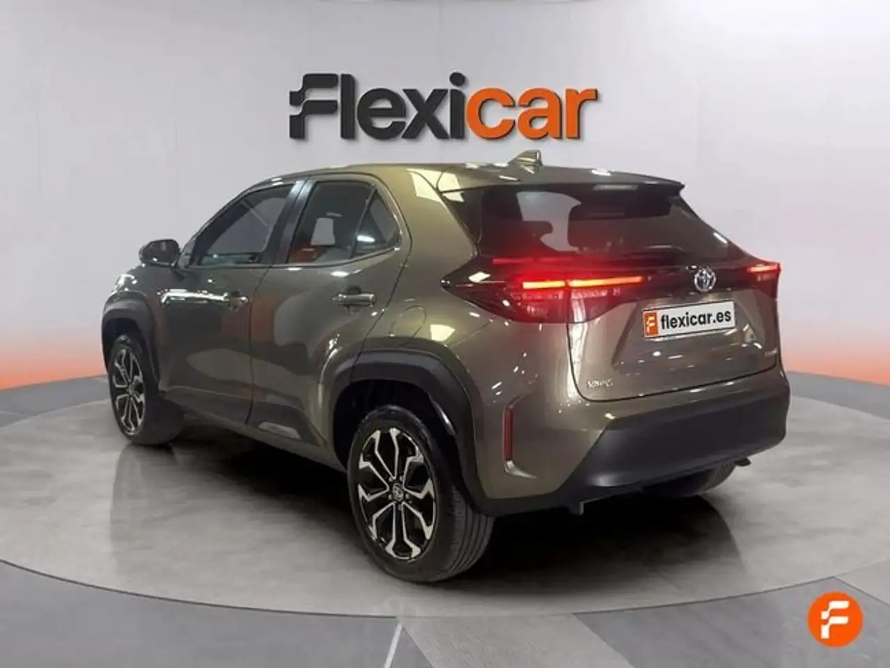 Toyota Yaris Cross 120H Active Plus — معرض صور السيارة 5