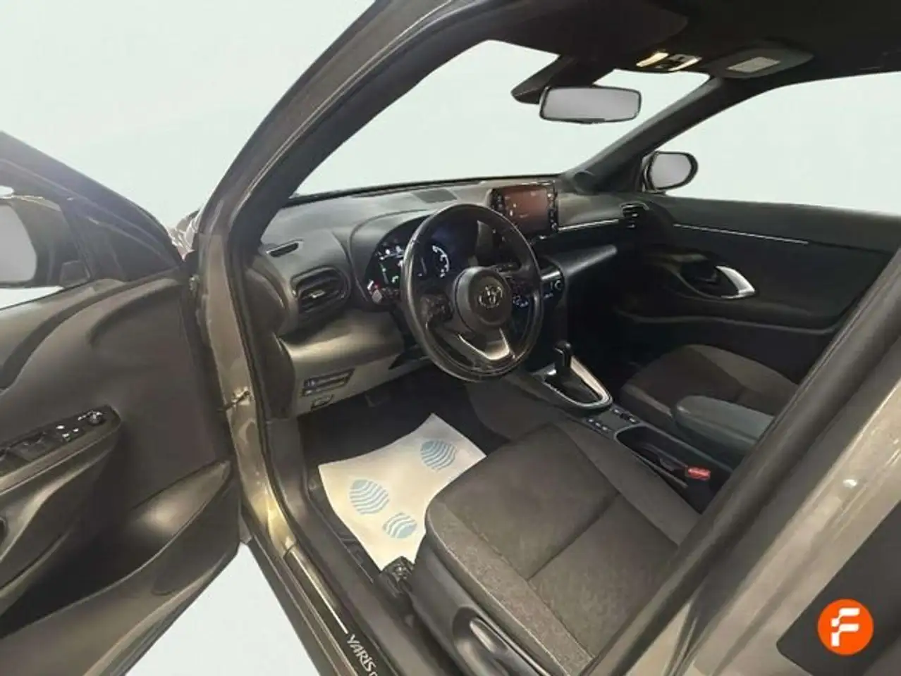 Toyota Yaris Cross 120H Active Plus — معرض صور السيارة 13