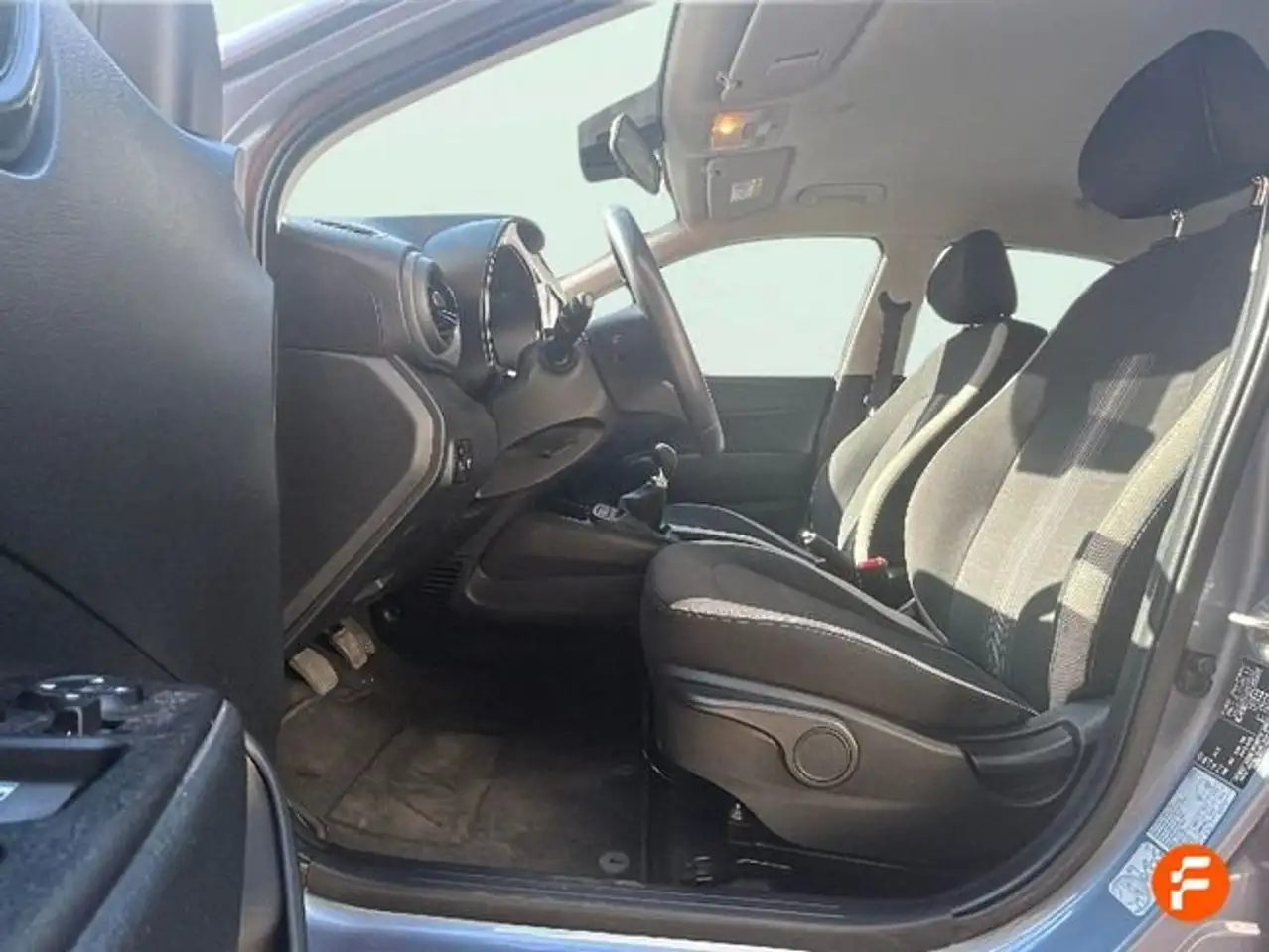 Hyundai i10 1.0 Essence — معرض صور السيارة 15
