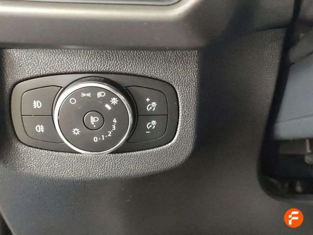 Ford Tourneo Courier 1.0 Ecoboost Trend Aut. — معرض صور السيارة 9