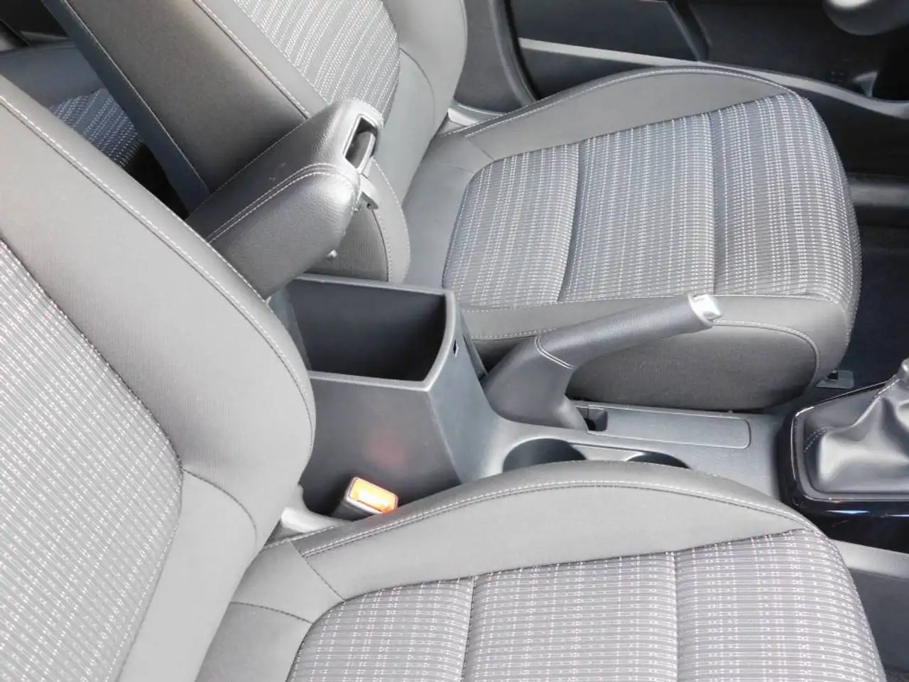 Kia Stonic 1.2 Vision LED Navi SHZ Kamera — Vehicle gallery 23