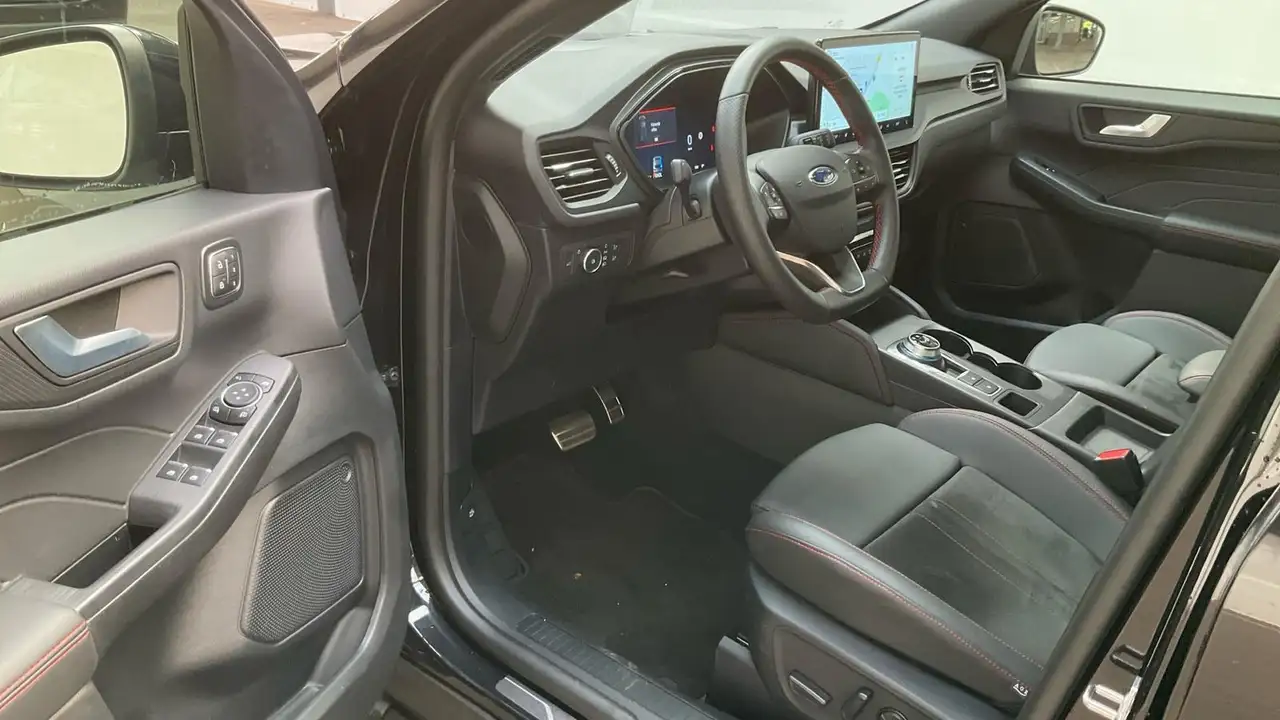 Ford Kuga ST-Line X PANO AHK LED NAVI SITZ/LENKHZG — معرض صور السيارة 8