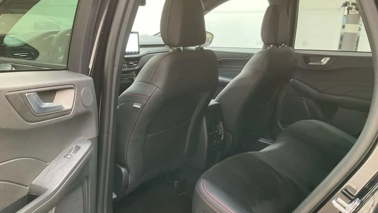 Ford Kuga ST-Line X PANO AHK LED NAVI SITZ/LENKHZG — معرض صور السيارة 14