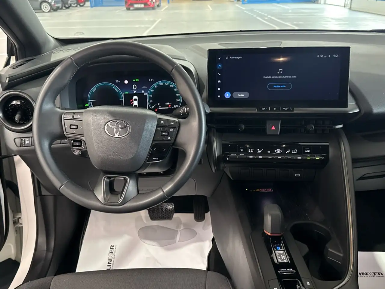 Toyota C-HR 1.8 140H Advance — معرض صور السيارة 10
