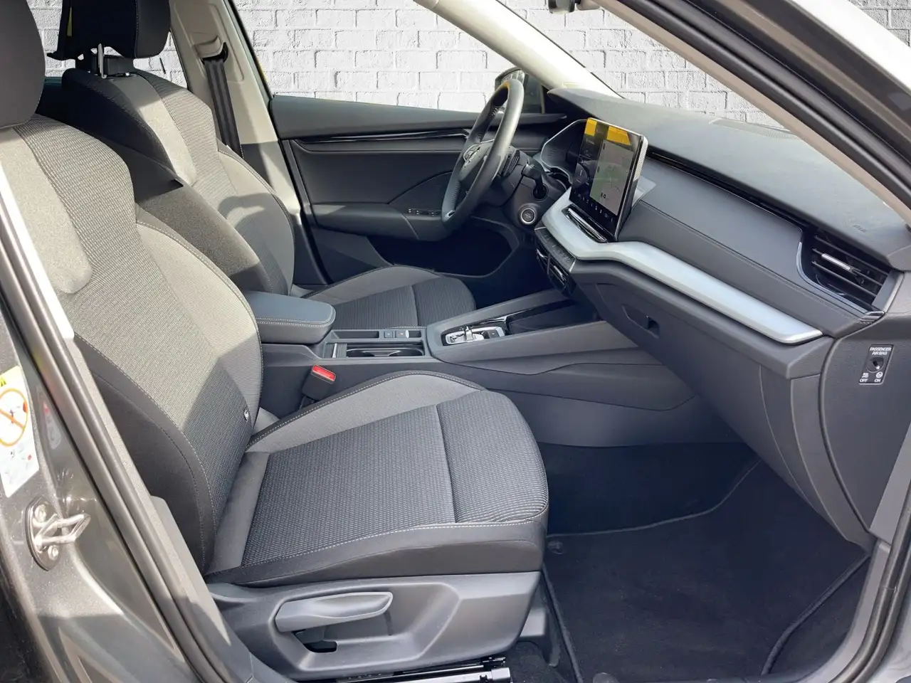 Skoda Octavia Combi 1.5 TSI mHEV DSG Selection — معرض صور السيارة 11