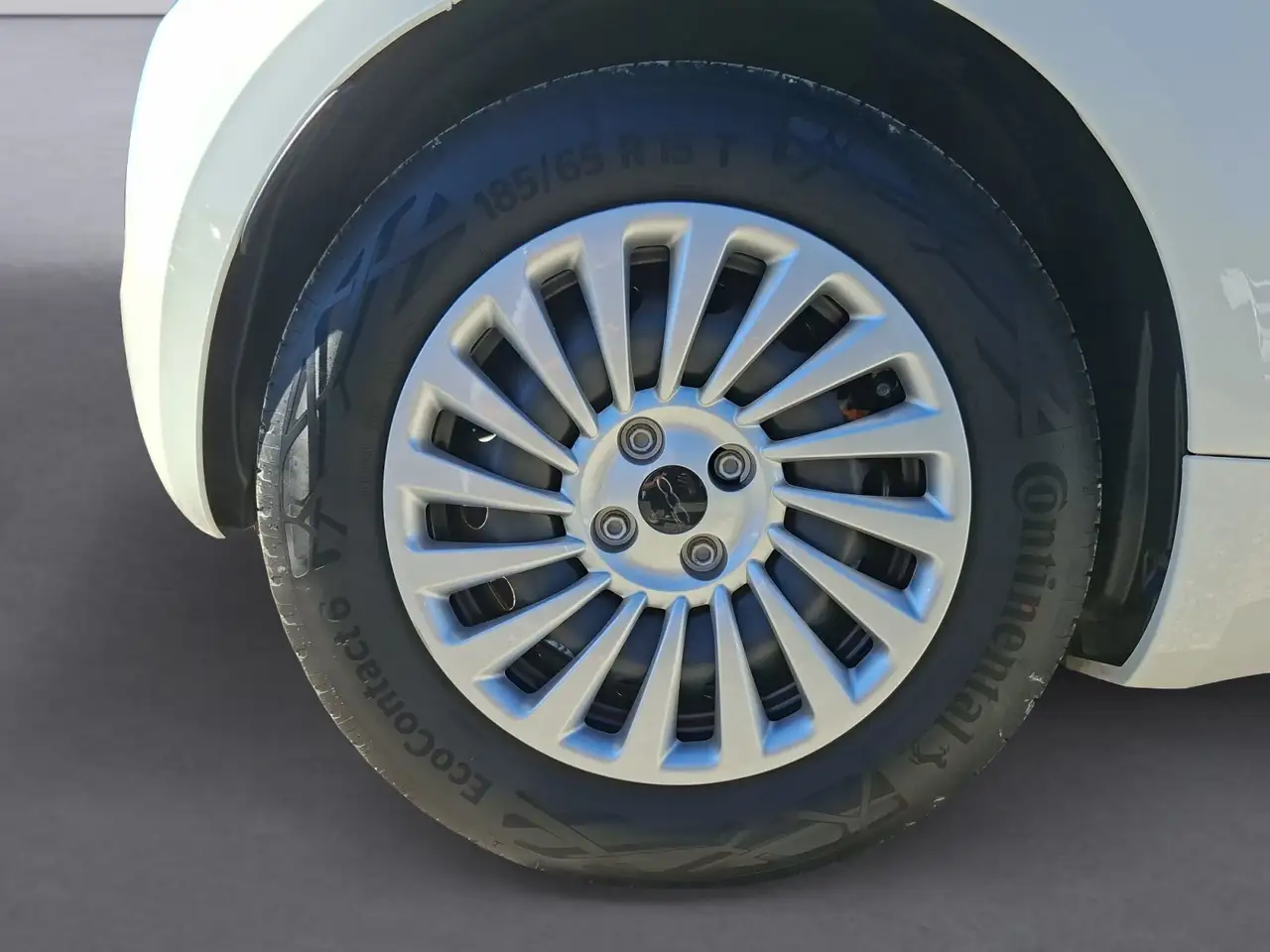 Fiat 500e 500 e Klimaautomatik, Keyless Entry & Go — Galería del vehículo 17