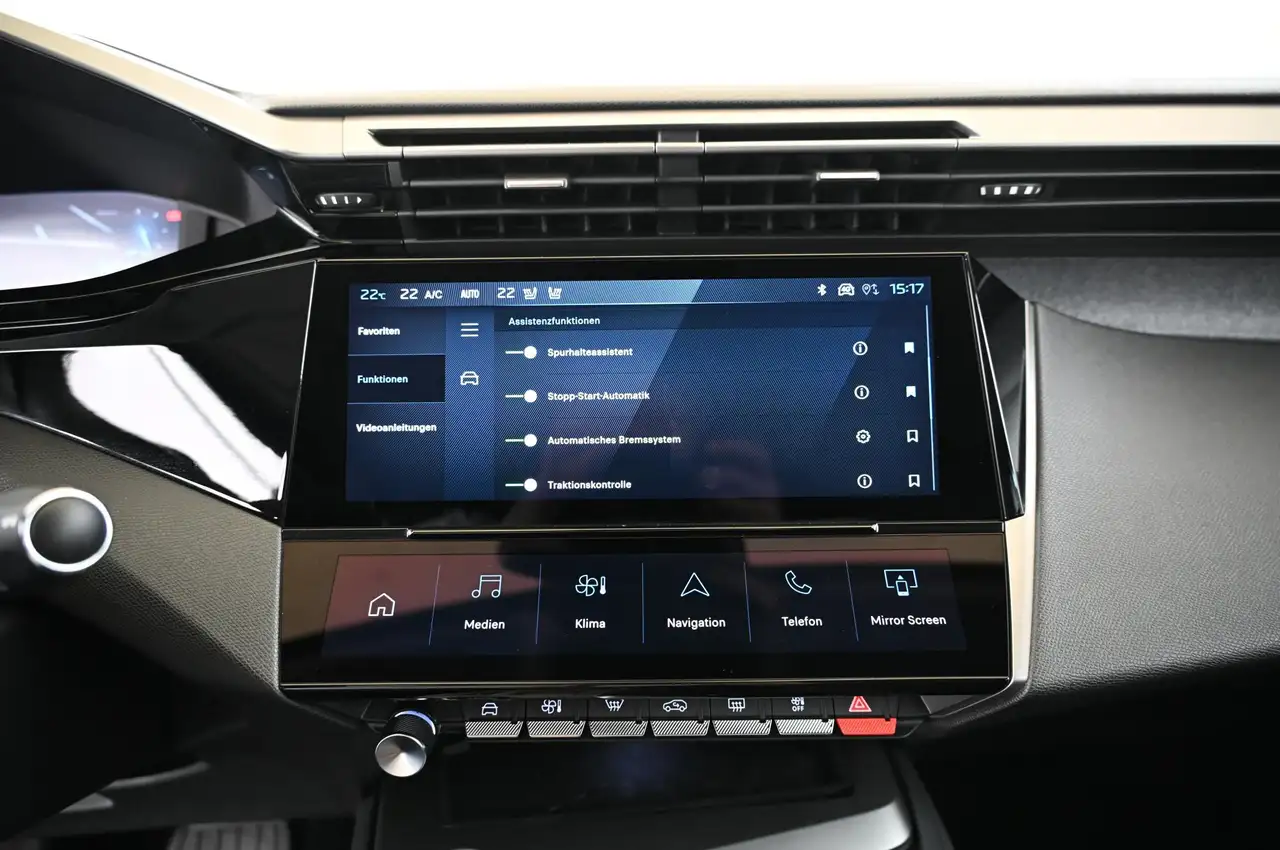 Peugeot 308 SW 1.2 130 EAT8 Allure LED/NAVI/WINTER-PAKET/16 — Galerie du véhicule 17