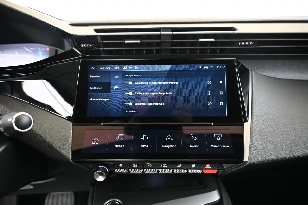 Peugeot 308 SW 1.2 130 EAT8 Allure LED/NAVI/WINTER-PAKET/16 — Galerie du véhicule 18