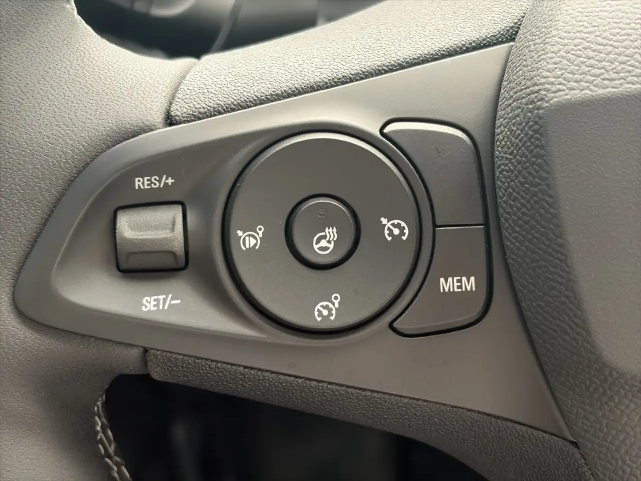 Opel Corsa GS-LINE 1.2 Turbo AT *LED*CARPLAY*CAM*SITZHZG* — Vehicle gallery 17