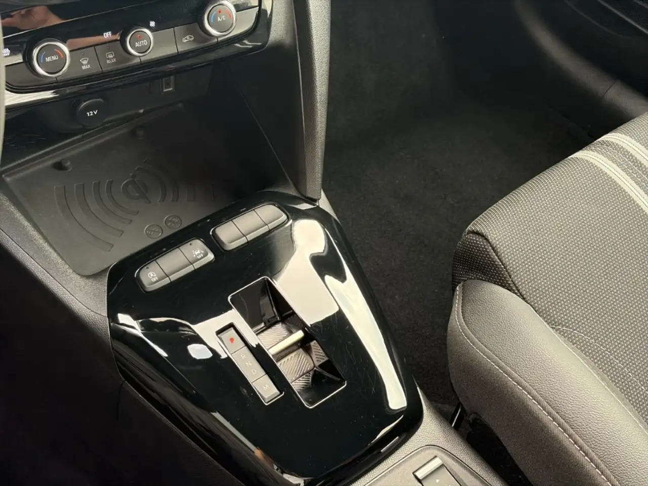 Opel Corsa GS-LINE 1.2 Turbo AT *LED*CARPLAY*CAM*SITZHZG* — Vehicle gallery 18