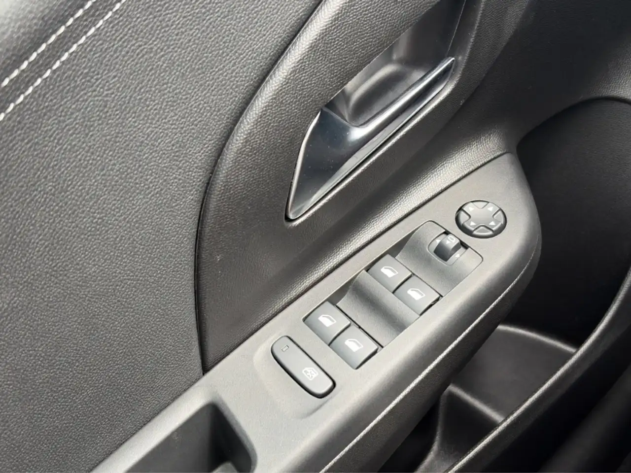 Opel Corsa GS-LINE 1.2 Turbo AT *LED*CARPLAY*CAM*SITZHZG* — Vehicle gallery 13