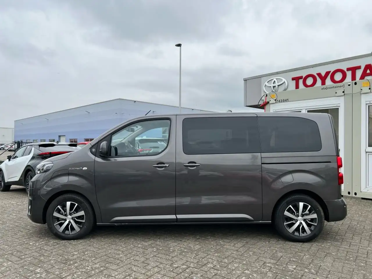 Toyota Proace Electric (75 kWh) L1 (8-Si.) Verso Team Deutschlan — معرض صور السيارة 9