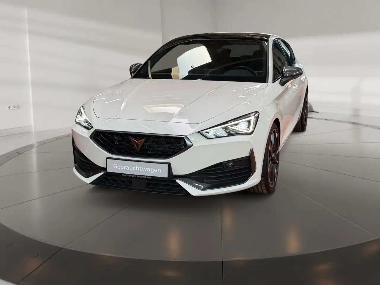 CUPRA Leon VZ 2.0 TSI LED/Pano/Assist/Navi/uvm. — معرض صور السيارة 2