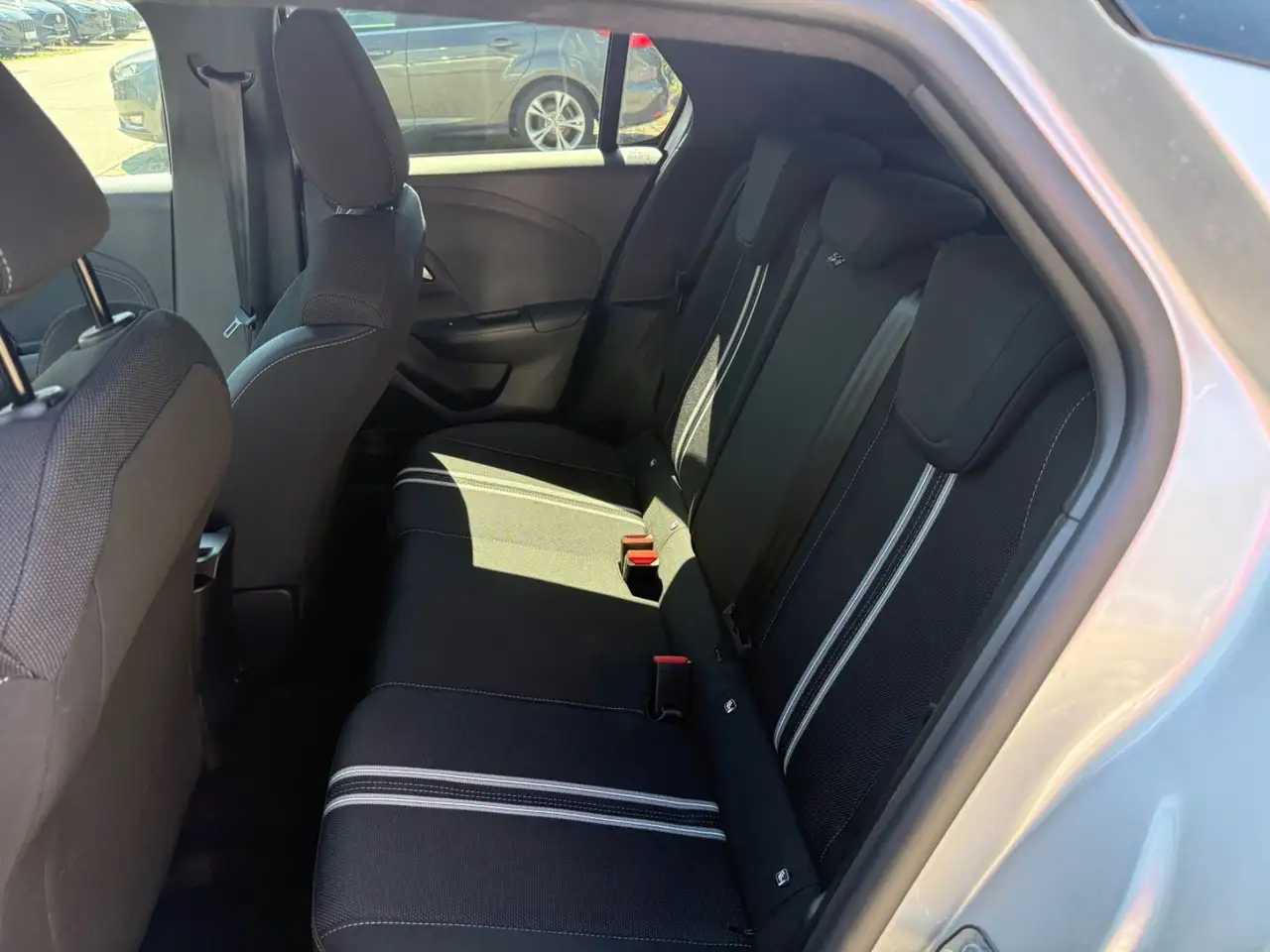 Opel Corsa F 1.2 Turbo GS/Automatik/Navi/Kamera/LED — معرض صور السيارة 11