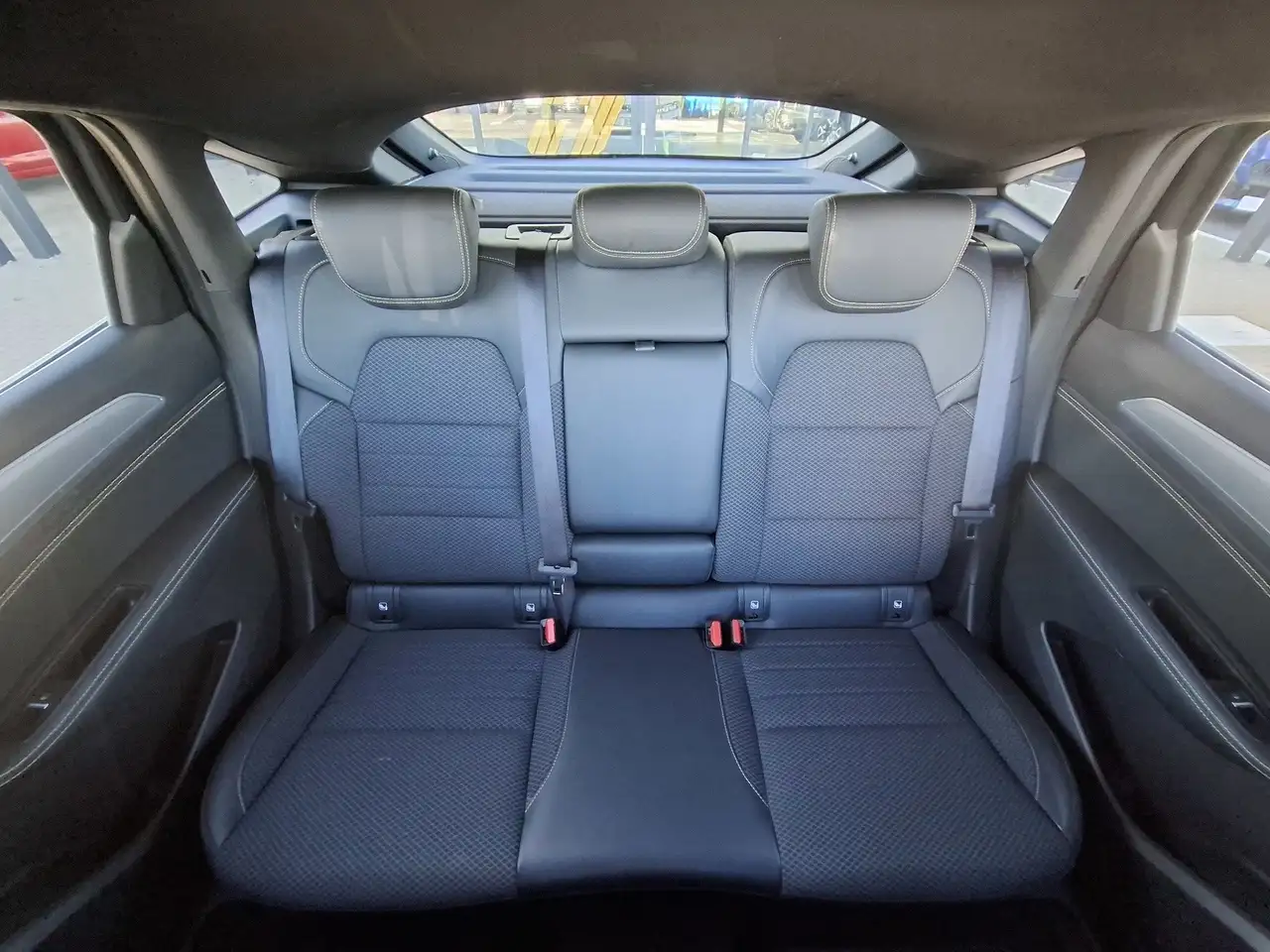Renault Arkana TECHNO Mild Hybrid 140 EDC — Galería del vehículo 17