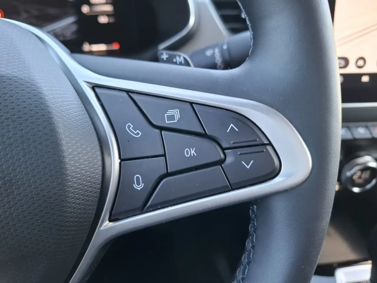 Renault Arkana TECHNO Mild Hybrid 140 EDC — Galería del vehículo 21