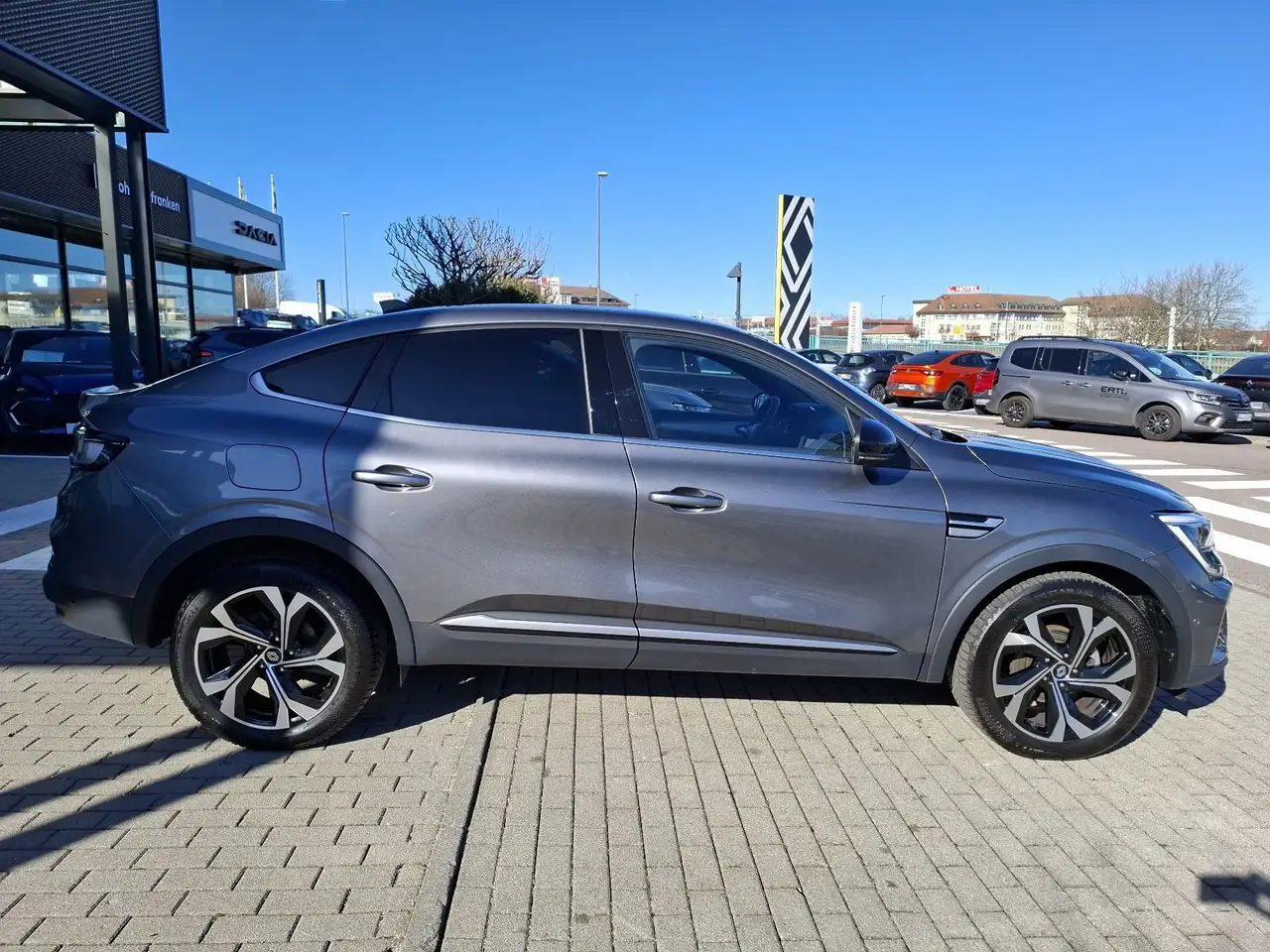 Renault Arkana TECHNO Mild Hybrid 140 EDC — Galería del vehículo 5