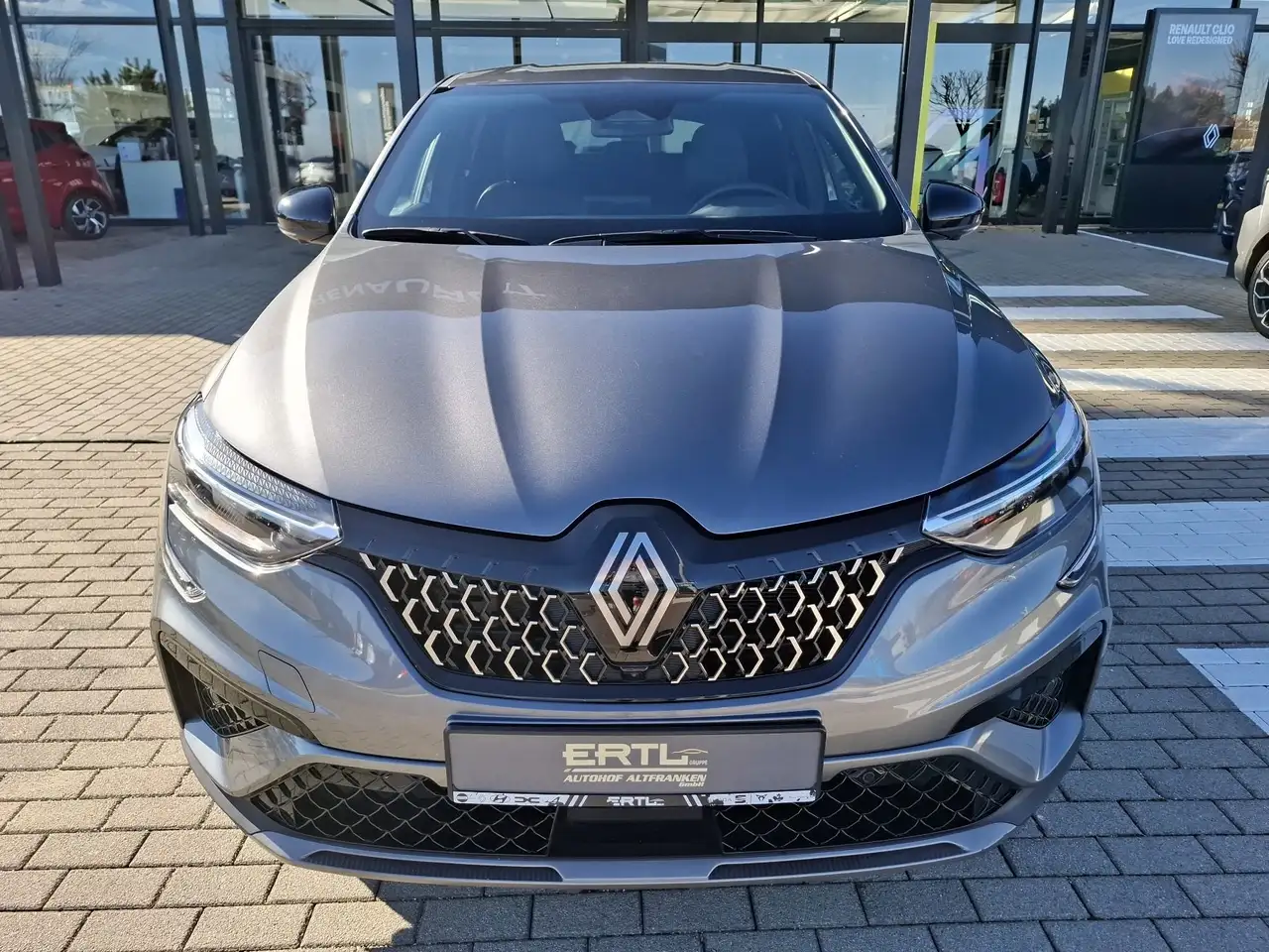 Renault Arkana TECHNO Mild Hybrid 140 EDC — Galería del vehículo 3