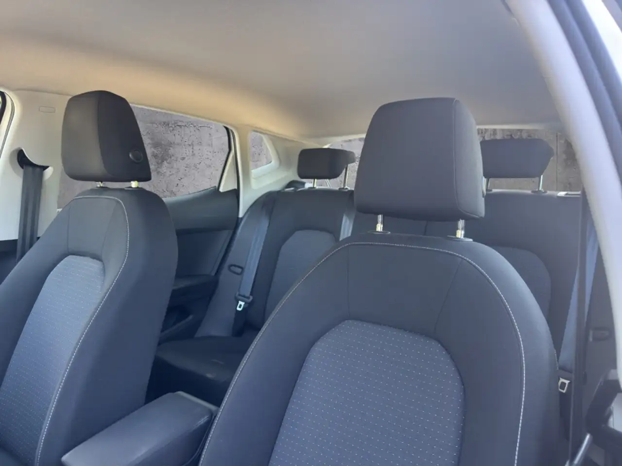 SEAT Ibiza 1.0 TSI Style Edition KAMERA FULL LINK LED SHZ DAB — Galerie du véhicule 25
